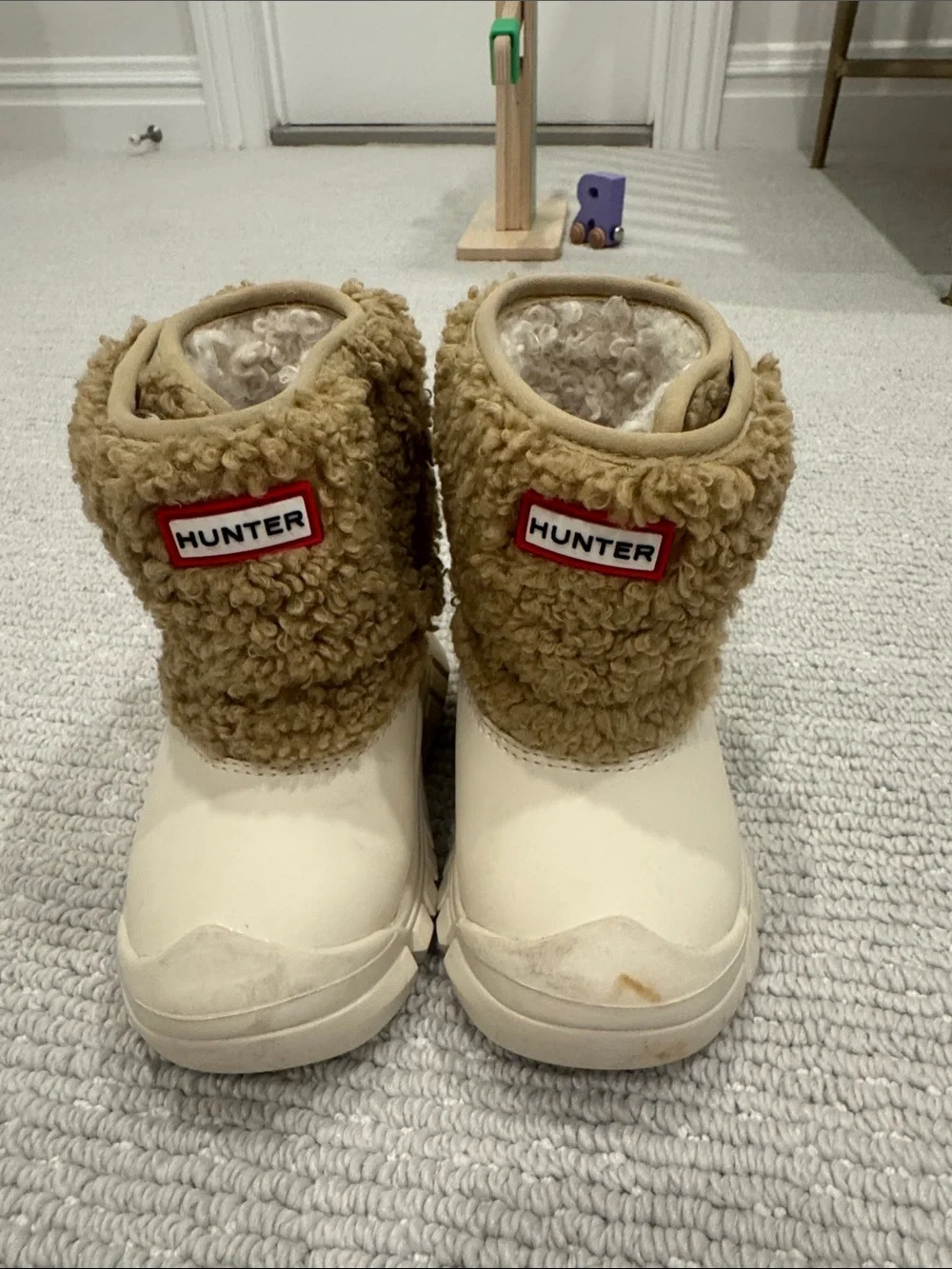 Hunter Kids Cream and Tan Sherpa Cuff Boots